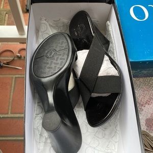 New Direction Black Heel 7-1/2